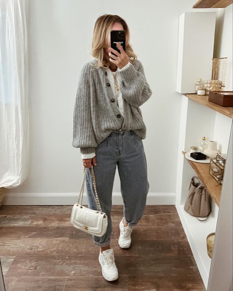 Winter Outfits Mom Casual, Elevated Mom Style, Best Outfits For Women, Women Athleisure, Clothing Minimalist, Classic Business Casual, Business Casual Minimalist, Outfit Chic, Beige Outfit