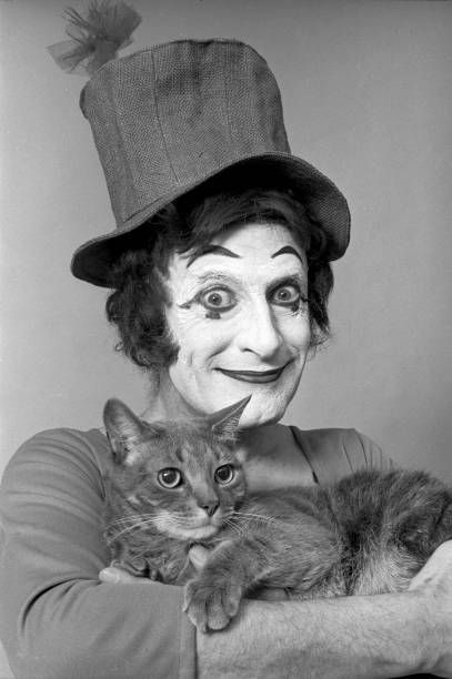 Marcel Marceau, Art Of Silence, Celebrities With Cats, James Mason, Pierrot Clown, Photos Of Celebrities, Anthony Perkins, Michael Landon, Procreate Ipad Art