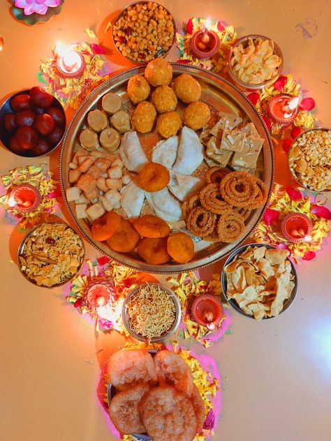 Diwali Faral, Diwali Decorations At Home, Diwali Decorations, Ornament Wreath, Diwali, Decorative Plates, Festival, Quick Saves, Home Decor