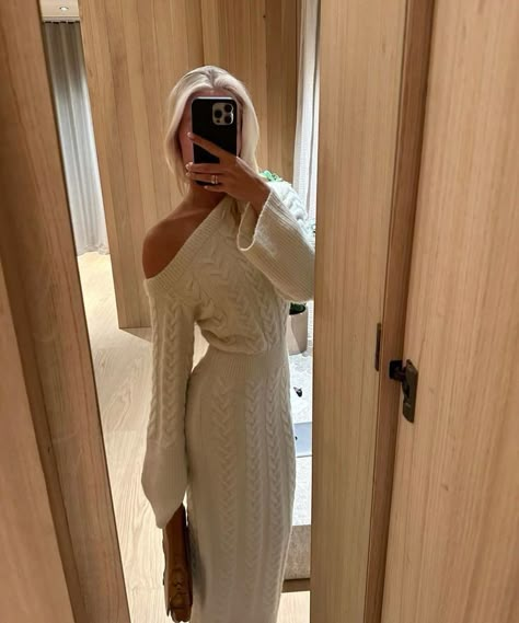 Mila Mikhailov, Outfit Cream, Knit Jumper Dress, Cream Knitted Dress, Thirty Flirty And Thriving, Sandal Tali, Neat Casual Outfits, White Knit Dress, Look Adidas