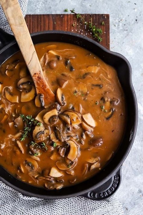 Mushroom Gravy Sauce, German Mushroom Gravy, Gravy Mushroom, Easy Comfort Food Recipes, Homemade Gravy Recipe, Gravy From Scratch, Mushroom Gravy Recipe, Mushroom Sauce Recipe, Homemade Gravy