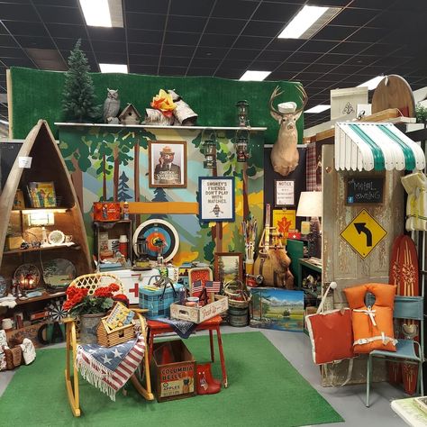 Camping Store Design, Vintage Camp Theme Bedroom, Cabin Fever Party, Vintage Summer Camp Decor, Summer Camp Aesthetic Cabin Interior, Vintage Camping Bedroom, Camping Display, Vintage Campground, Vintage Camp Style Decor