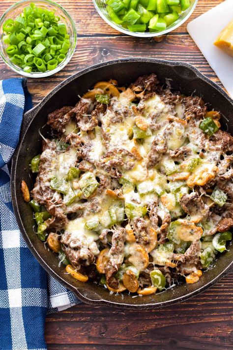 This easy Low FODMAP Keto Philly Cheesesteak Skillet dinner allows you to enjoy the best parts of a classic American sandwich without the carbs! #LowFODMAP, #Keto, #lowcarb, #grainfree, and #glutenfree with options for #lactosefree. ~ Good Noms, Honey! ~ Low FODMAP Philly Cheesesteak Skillet Dinner ~ Low FODMAP Dinner Recipes ~ Easy Low FODMAP Dinner Recipes ~ Low FODMAP Beef Recipes ~ Low FODMAP Keto Recipes ~ Low FODMAP Low Carb Recipes Easy Low Fodmap Dinner, Low Fodmap Keto, Keto Philly Cheesesteak Skillet, Philly Cheesesteak Skillet, Cheesesteak Skillet, Keto Philly Cheesesteak, American Sandwich, Easy Low Fodmap, Gluten Free Baguette