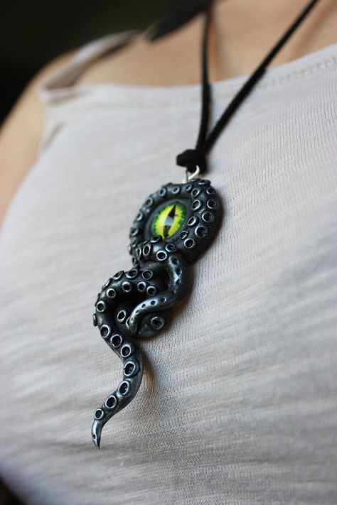 Polymer Clay Dragon Pendant, Polymer Clay Tentacles, Dragon Eye Pendant, Polymer Clay Eyes, Clay Pendant Necklace, Polymer Clay Pendant Ideas, Tentacle Jewelry, Clay Tentacle, Tentacle Necklace