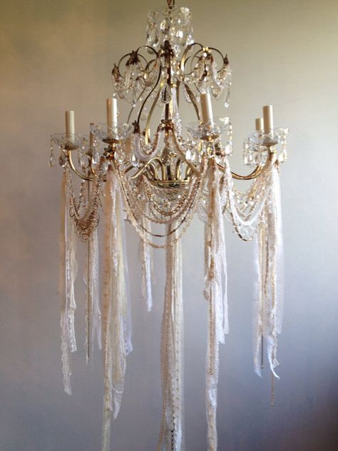 . Shabby Chic Chandelier, Diy Chandelier, Chic Bedroom, Dressing Up, Dream House Decor, Shabby Chic Furniture, Vintage Modern, Bedroom Lighting, Chic Furniture