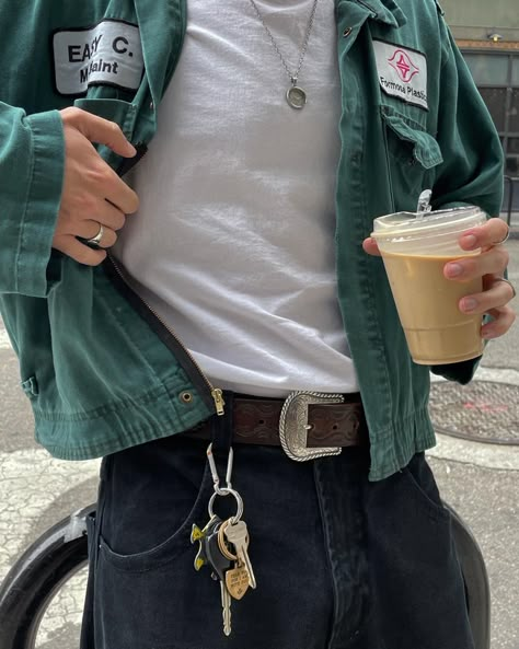 @garrettcarswell Carabiner Ideas, Belmont Aesthetic, Ford Grant, Key Chains For Men, Oc Fashion, Elsie Silver, Masc Outfits, Rose Hill, Keychain Clip