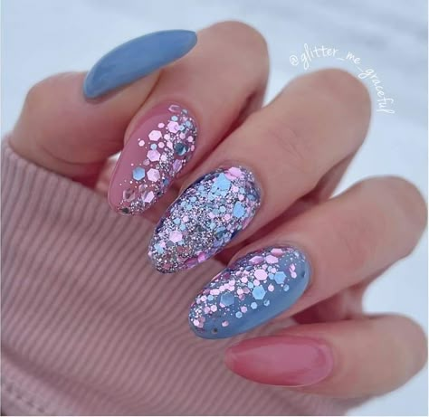 Pink Glitter Winter Nails, Blue And Pink Glitter Nails, Sparkly Spring Nails, Birthday Dip Nail Ideas, Pink Blue Nails, Sparkly Nail Designs, Nail Combos, Shiny Nails Designs, Snow Nails