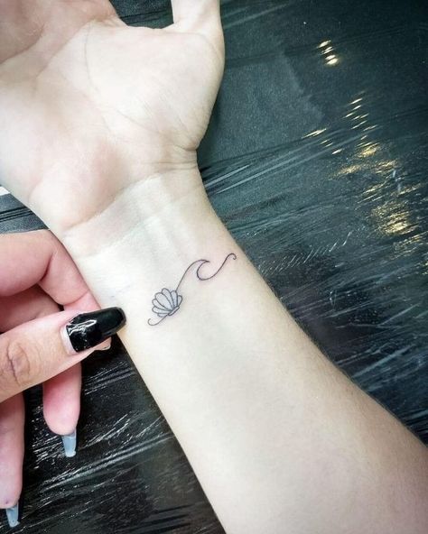 Heron Tattoo, Tattoo Sea, Tattoo Feminina, Minimalist Tattoo, Cute Tattoos, Infinity Tattoo, Rihanna, Lovers Art, Tatting