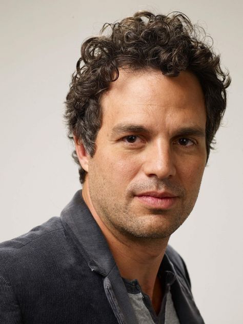 Say hello to The New School for Drama's 2014 Artist-in-Residence, Mark A. Ruffalo Mark Ruffalo Hulk, Dermot Mulroney, Short Haircuts For Ladies, Haircuts For Ladies, David Fincher, Most Handsome Actors, Middle Aged Man, Mark Ruffalo, Bruce Banner