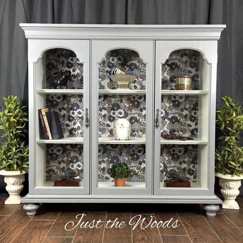 Repurpose the top of a china cabinet by adding feet and turn it into a modern chic curio cabinet. With a fabric decoupage back this painted furniture makeover is a DIY project for everyone Hutch Top Repurposed, Curio Cabinet Makeover, White China Cabinet, China Cabinet Makeover, Smart Tiles, Furniture Rehab, Cabinet Makeover, Curio Cabinet, White China