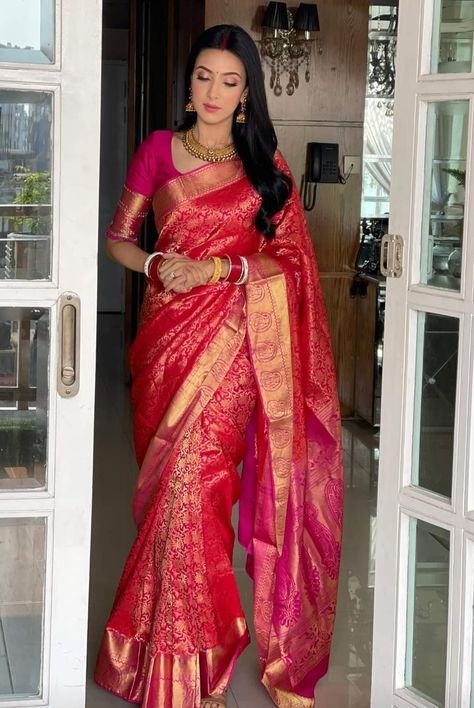 Red Silk Saree Look Traditional, Banarsi Saree Styling, Indian Newly Married Look, Reception Red Saree For Bride, Saree For Newly Married Bride, Phera Outfit Bride, New Bride Saree Look, Married Saree Look, Red Saree Wedding Party Wear