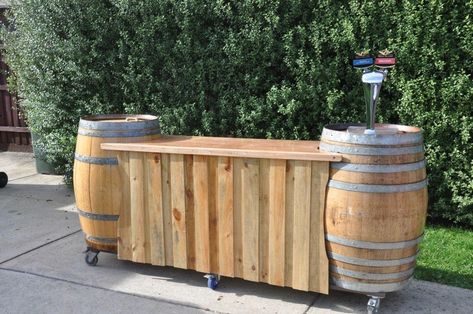 Deck Bars, Portable Bar Ideas, Portable Outdoor Bar, Wooden Pallet Bar, Bar En Plein Air, Bar Portable, Wine Barrel Bar, Barrel Ideas, Pallet Furniture Designs