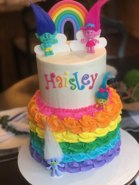 Trolls cake Poppy Birthday Cake Trolls, Trolls 1st Birthday Cake, Trolls Smash Cake, Trolls Cakes, Poppy Cake Trolls, Simple Trolls Birthday Cake, Trolls Birthday Party Ideas Cake, Trolls Band Together Cake, Trolls Birthday Cake Ideas