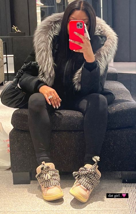 Winter Inspo Outfits, Mackage Coat, Bedazzled Shoes Diy, Winter Birthday Outfit, Cute Highschool Outfits, Mackage Jacket, Pretty Shoes Sneakers, Chill Outfits, Winter Fits