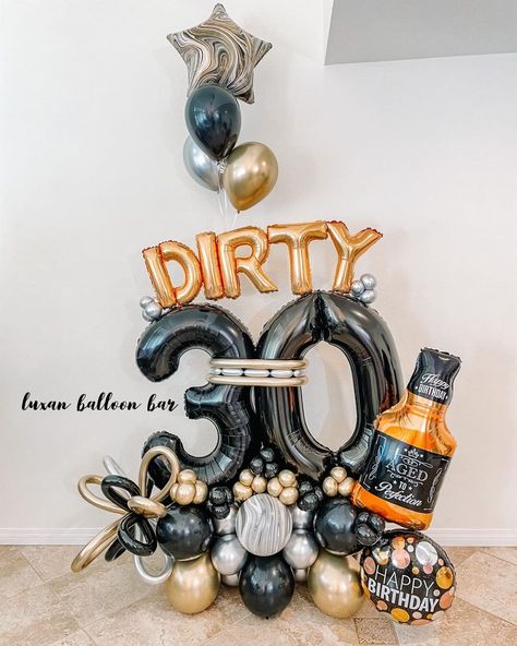 30 Balloon Decorations, 30th Birthday Ideas For Men Decorations Balloons, 30 Ballons Decoration, 30 Year Old Birthday Ideas For Him Party Themes, 30th Balloons, Man Balloon Bouquet, 30th Balloon Ideas, Mens Birthday Balloon Bouquet, 30 Birthday Balloon Bouquet