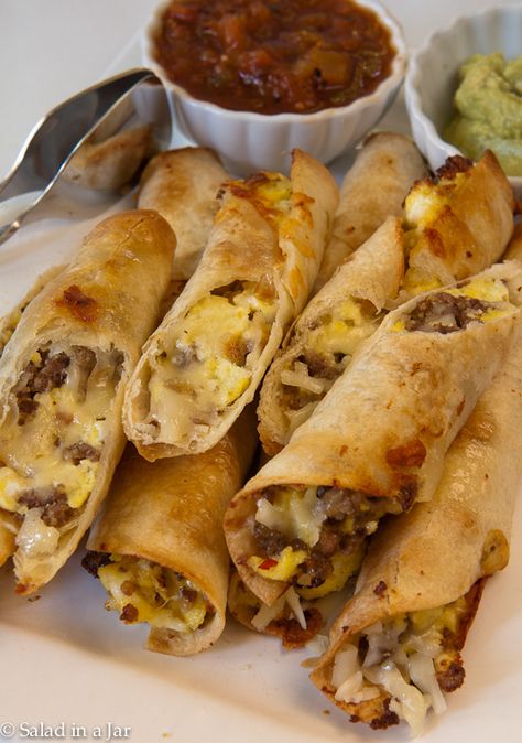 Crispy Egg and Sausage Breakfast Flautas--Roll scrambled eggs, sausage, and cheese inside flour tortillas for a special breakfast. Can be assembled the night before. Egg And Sausage Breakfast, Breakfast Taquitos, Spinach And Eggs Breakfast, Egg And Sausage, Crispy Egg, Sausage Bake, Breakfast Bites, Breakfast Sausage, Turkey Bacon