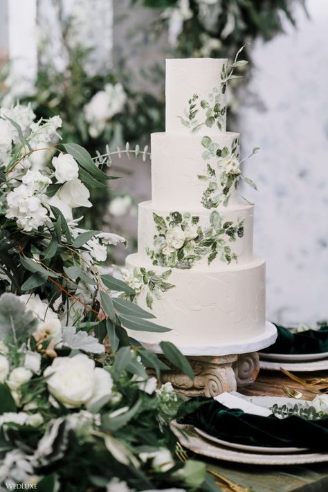 Emerald Wedding Cake, Wedding Cake Emerald Green, Sage Green Wedding Theme, Olive Green Weddings, Green Wedding Cake, Green Themed Wedding, Dream Wedding Cake, Emerald Green Weddings, Sage Wedding