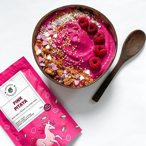 Pink Smoothie Bowl, Food Poetry, Superfoods Recipes, Pink Breakfast, Pink Pitaya, Health Shakes, Frozen Cauliflower, Pink Smoothie, Frozen Raspberries