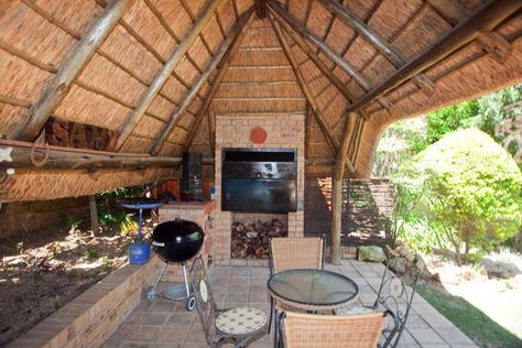 Thatch Lapa Ideas, Botswana Architecture, Lapa Ideas, Barbeque Area, Spa Massage Room, Thatch Roof, Thatched House, House Lamp, African Theme