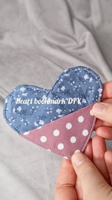 Heart Bookmark Tutorial, Bookmark Tutorial, Sewing Tips And Tricks, Heart Bookmark, Shape Books, Sewing Book, Fabric Book, Bookmarks Handmade, Tutorial Diy