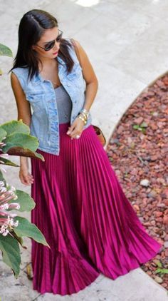 Pleated Skirt Outfits, Summer Kiss, Girls Vanity, Pleated Skirt Dress, Summer Outfit Ideas, Moda Chic, Purple Skirt, Jean Vest, Looks Chic