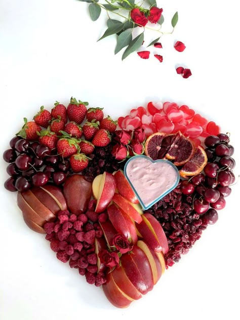 Valentine's Day Fruit Platter, Valentine Fruit Tray Ideas, Valentines Fruit Platter, Heart Fruit Tray, Red Food Tray Ideas, Valentine Fruit Board, Valentine Fruit Charcuterie Board, Red Food Platter, Valentine Fruit Tray