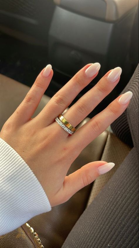 Rings Women Aesthetic, Mail Inspo Almond, Nails For College, It Girl Nails, College Nails, Hello Nails, Basic Nails, Casual Nails, Glow Nails