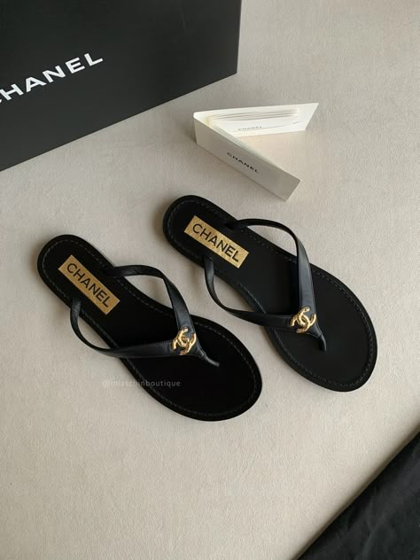 Channel Sandals, Branded Sandals, Designer Sandals Flat, Luxury Sandals, Bling Sandals, Pretty Sandals, Luxury Shoes Women, Fashion Shoes Heels, Cute Shoes Heels