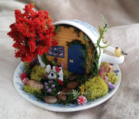 Fairy Garden in a Cup & Saucer, Miniature Cup & Saucer Garden by Cardinal on the Mantel Fairy Teacup, Fairy Garden Design Ideas, Fairy Garden Ideas, Teacup Gardens, Teacup Crafts, Pinterest Garden, Fairy Garden Crafts, Fairy Garden Designs, Mini Fairy Garden