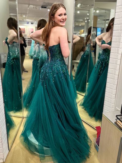 Dark Teal Prom Dresses, Prom Dresses Teal, Turquoise Prom Dress, Turquoise Prom Dresses, Teal Prom Dresses, Senior Prom Dresses, Colored Curly Hair, Corset Dress Prom, Prom Dress Inspiration