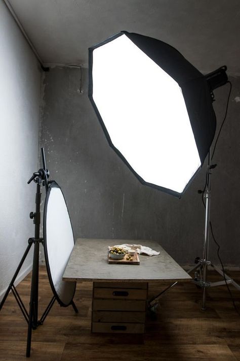 Nailing Artificial Light in Food Photography - The Food Photography Lighting Setup V Flats help control light when you need to enhance the subject you are photographing. Foamboards Australia developed the first commercially available portable V Flat. If you want to take better photos checkout the range on the foamboards.com.au website Food Photography Lighting Setup, Studio Lighting Setups, Food Photography Lighting, Lightning Photography, Photography Studio Setup, Photography Lighting Setup, Artificial Lighting, Dark Photo, Child Portrait