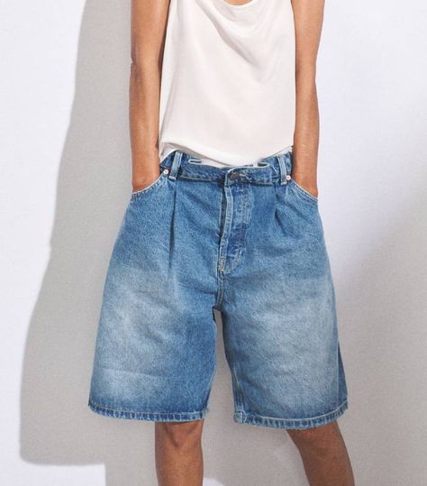 15 Best Long Jean Shorts and How to Wear Them for Summer | Who What Wear UK Long Jean Shorts Outfit, Denim Shorts Outfit Summer, Long Jean Shorts, Jean Short Outfits, Summer Shorts Outfits, Long Jeans, Denim Trends, Denim Cutoffs, Fashion People