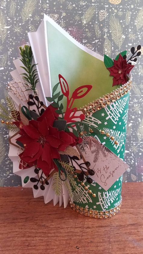 Fancy Vases, Vase Cards, Paper Flower Vase, Fan Card, Pretty Gift Wrapping Ideas, Paper Vase, Bottle Wrapping, Wine Bottle Decor, Fancy Fold Cards