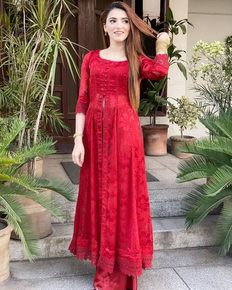 Please re-pin 😍💞 simple long anarkali dress, ethnic anarkali dress, lehenga choli shop, simple lehengas online, branded lehengas, new designer salwar kameez Sheer Outfits, Long Anarkali Dress, Dress Lehenga, Red Combination, Indian Wedding Gowns, Red Bridal Dress, Long Anarkali, Designer Salwar Kameez, Wedding Lehenga Designs