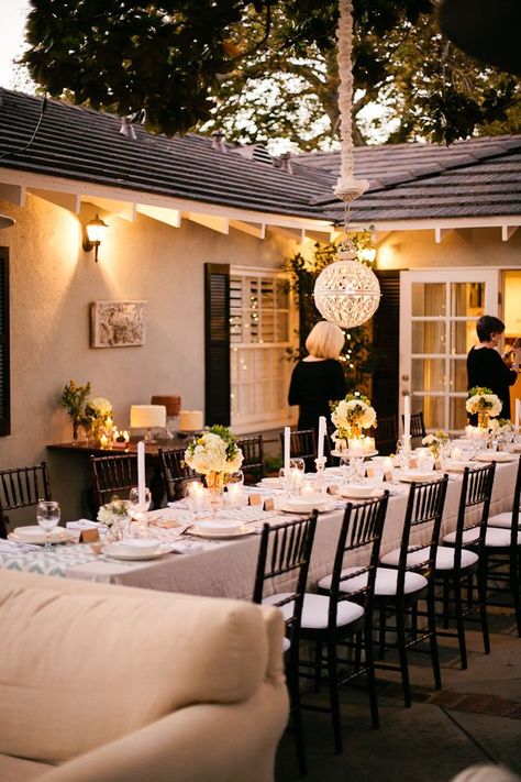 backyard Wedding reception Ideas | Fab Mood - Wedding Colours, Wedding Themes, Wedding colour palettes Wedding Backyard Reception, Outdoor Dinner, Civil Wedding, Wedding Dinner, Backyard Party, Entertaining Ideas, Outdoor Party, Rehearsal Dinners, Beautiful Table