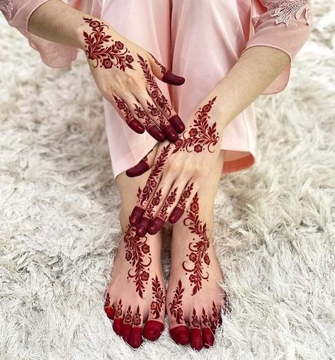 White Henna Designs, Wedding Henna Designs, Henna Flower Designs, Inai Pengantin, Red Henna, Tato Henna, Henna Tattoo Designs Hand, Henna Art Designs, Simple Henna Tattoo