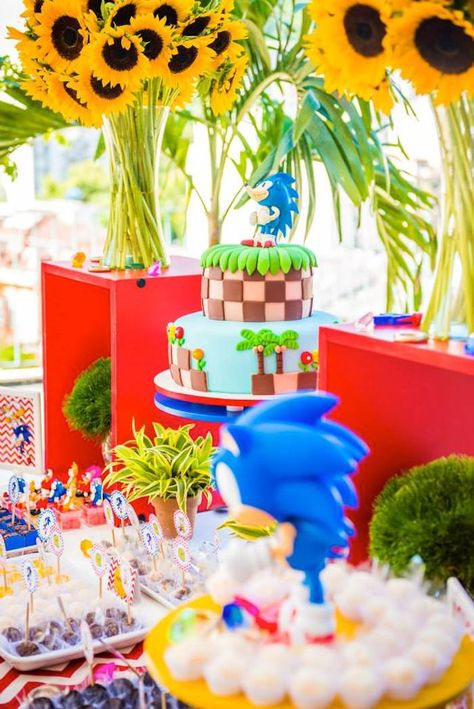 Kara's Party Ideas Sonic Themed Birthday Party {Decor, Ideas, Cake, Planning, Idea} Sonic Themed Birthday Party, Nintendo Party, Sonic Birthday Party, Book Themed Party, Birthday Party Images, Cute Sonic, Sonic Birthday Parties, Sonic Game, Sonic Party