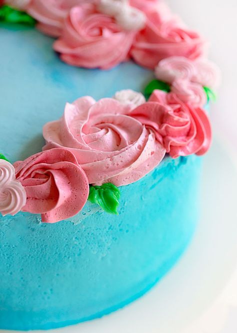 How to make an easy cake that will make mom cry those big HAPPY tears! Rosette Border Cake, Rosette Cake, I Am Baker, Cake Design Ideas, Nice Recipes, Mothers Day Cake, Baking Decorating, Cake Easy, Childrens Birthday Cakes