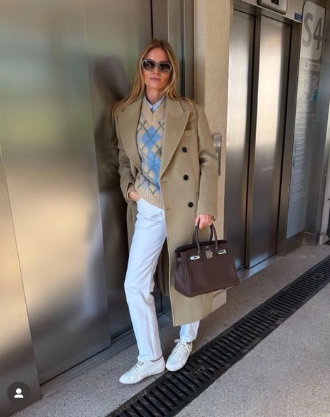 Claire Rose Cliteur, Claire Rose, Estilo Swag, Coffee Today, Couture Details, Swag Style, Todays Outfit, Fall Street Style, Feminine Style