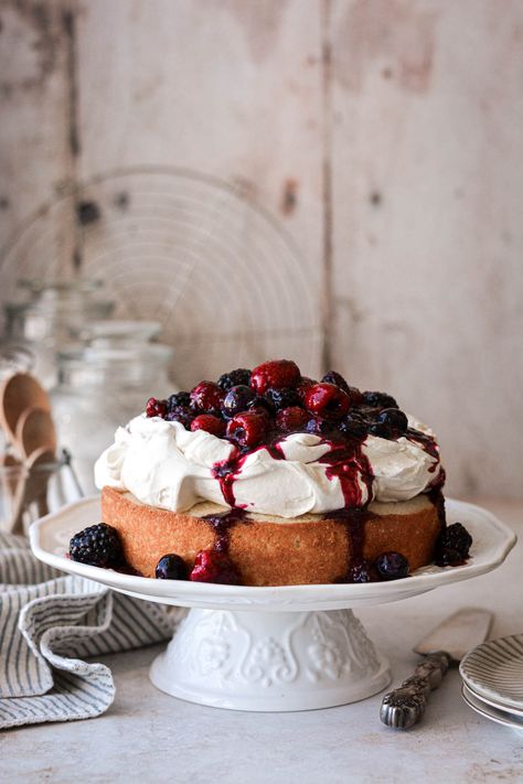 One layer of soft vanilla cake, topped with fluffy whipped cream and a lightly sweetened mixed berry compote. Berry Cake Topping, Mixed Berry Shortcake, High Altitude Cake Recipe, Cake With Whipped Cream, Berry Shortcake, Blackberry Cake, High Altitude Baking, Shortcake Cake, Single Layer Cakes