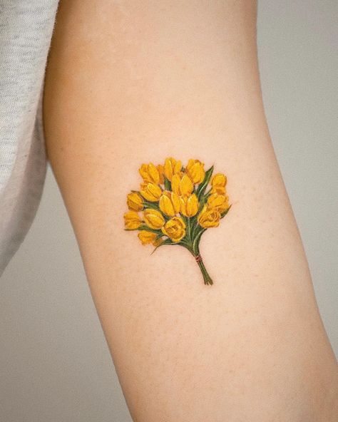 31 Refreshing Tulip Tattoo Ideas To Inspire You in 2023 Tulip Tattoo Ideas, Yellow Tattoo, Tulips Images, Tulip Tattoo, Korean Tattoos, Pakistani Bridal Jewelry, Plant Tattoo, Sunflower Tattoos, Tattoo Project