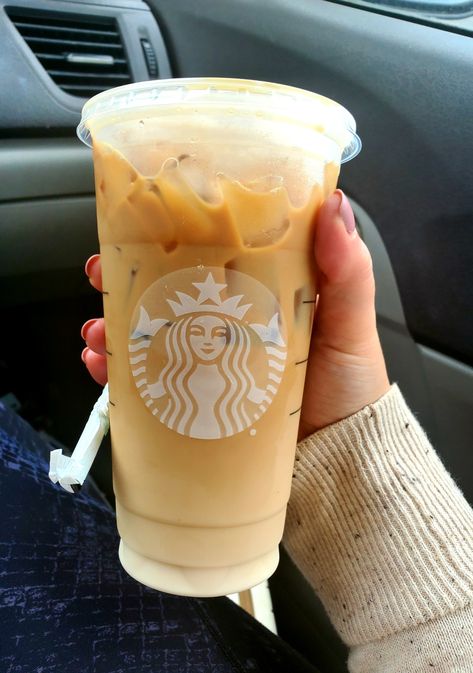 Cafe Frio Aesthetic, Frio Aesthetic, Starbucks Snapchat, Desert Drinks, Starbucks Aesthetic, Starbucks Store, Coffee Board, Aesthetic Drinks, Coffee Starbucks