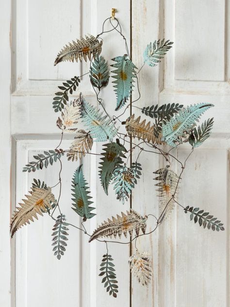 Wire Leaf, Garland Ideas, Housewarming Decorations, Bird Houses Diy, Leaf Garland, Christmas Room, Floral Garland, Metal Leaves, Painted Leaves