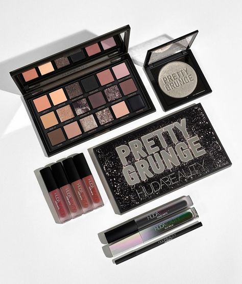 Grunge Eyeshadow, Cool Aesthetics, 90s Grunge Style, Huda Beauty Eyeshadow Palette, Huda Beauty Eyeshadow, Sephora Holiday, Matte Nude Lipstick, Too Faced Highlighter, Huda Beauty Makeup