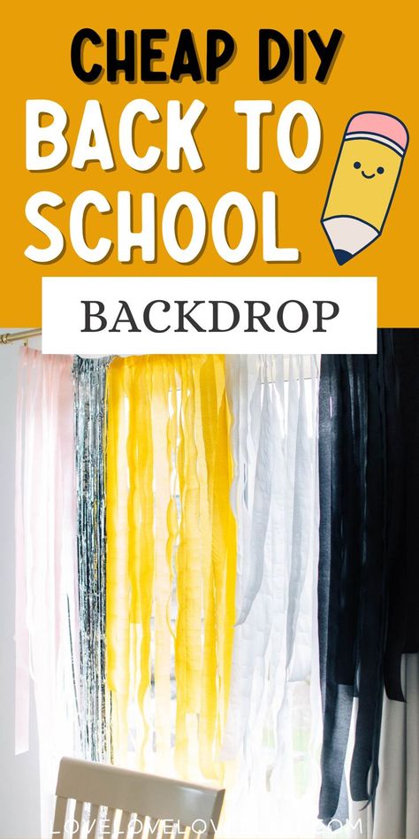 DIY back to school backdrop. School Photo Booth Ideas, First Day Of School Party, Back To School Backdrop, School Backdrop, Welcome To Preschool, Fun Party Ideas, Kindergarten Photos, First Day Of School Pictures, Diy Photo Backdrop