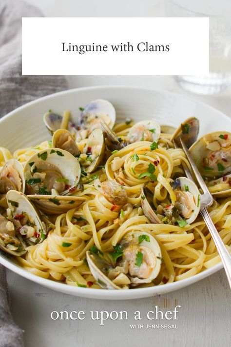 Linguine with Clams Clams And Shrimp Pasta, Muscles And Linguine, Clams With Linguine, Shrimp And Clam Linguine, Linguine And Clams White, Clam And Linguine Recipes, Clams Linguini Recipe, Clam Fettuccine, Littleneck Clam Recipes