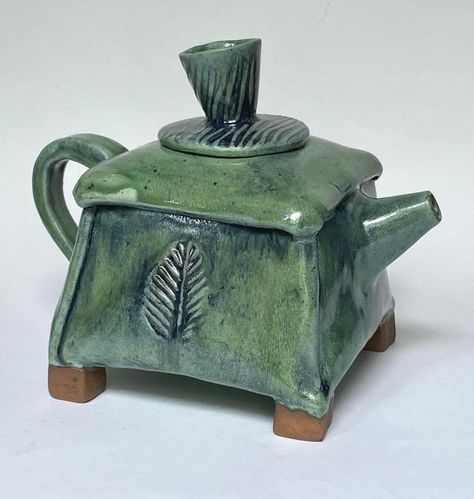 Ceramic Tile Crafts, Pot Making, Pottery Projects, Tile Crafts, Pottery Inspiration, Pottery Teapots, Ceramic Teapot, Hand Built Pottery, Ceramic Teapots