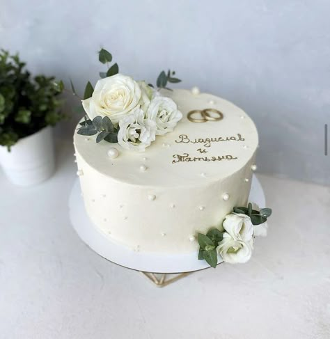 Engagment Cake One Layer, Nikkah Cake Ideas Simple, Simple Engagement Cake Designs, Simple White Engagement Cake, Single Tier Engagement Cake, Kue Wedding Simple, Cake Ideas For Engagement, Engament Cake Simple, Engagement Party Cake Ideas Simple