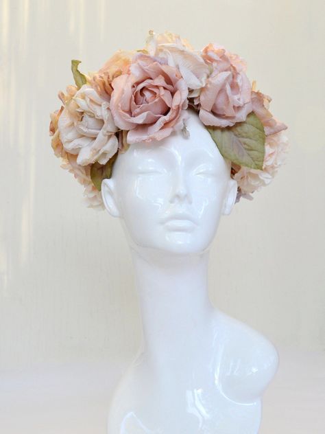 Bohemian Weddings, Floral Headdress, Rose Flower Crown, Pearl Bridal Headband, Headpiece Diy, Interesting Outfits, Halo Headband, Gothic Fantasy Art, Hair Wreath