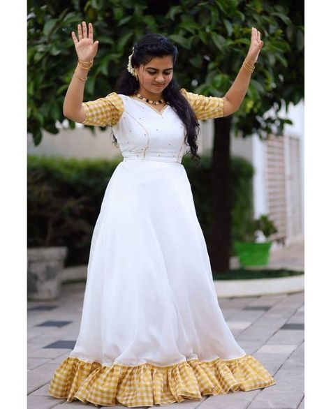 Onam Dress Ideas For Women, Onam Dress Ideas, A Line Frock, Onam Outfits Ideas, Wedding Kerala, Onam Dress, Anarkali Tops, Onam Outfits, Women Gown